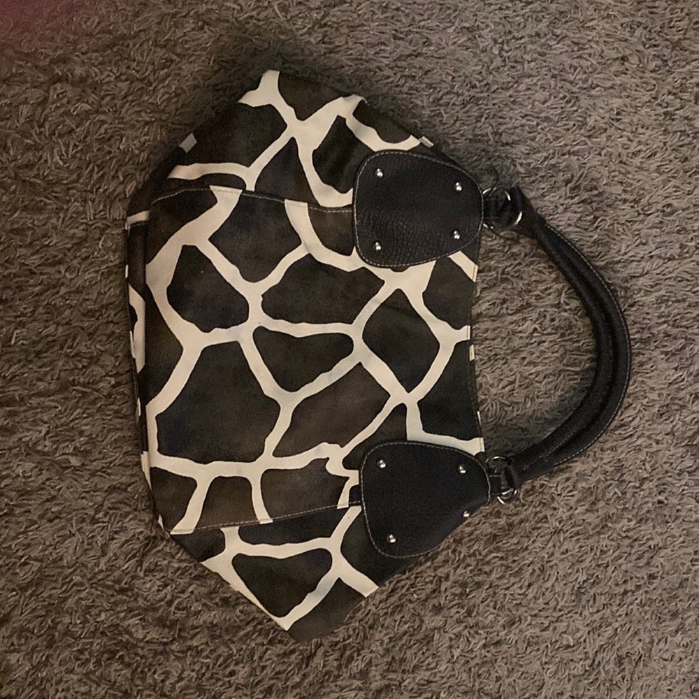 Attention purse